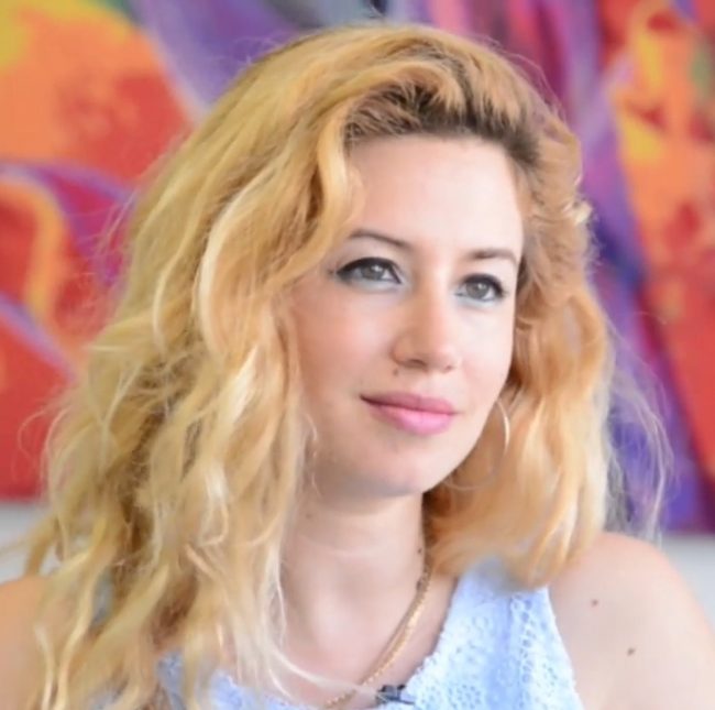 אלה דורון – זמרת, כותבת ומפיקה | מדיטציה טרנסנדנטלית